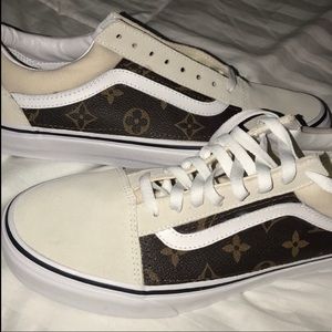 Mens size 9 deisgner vans